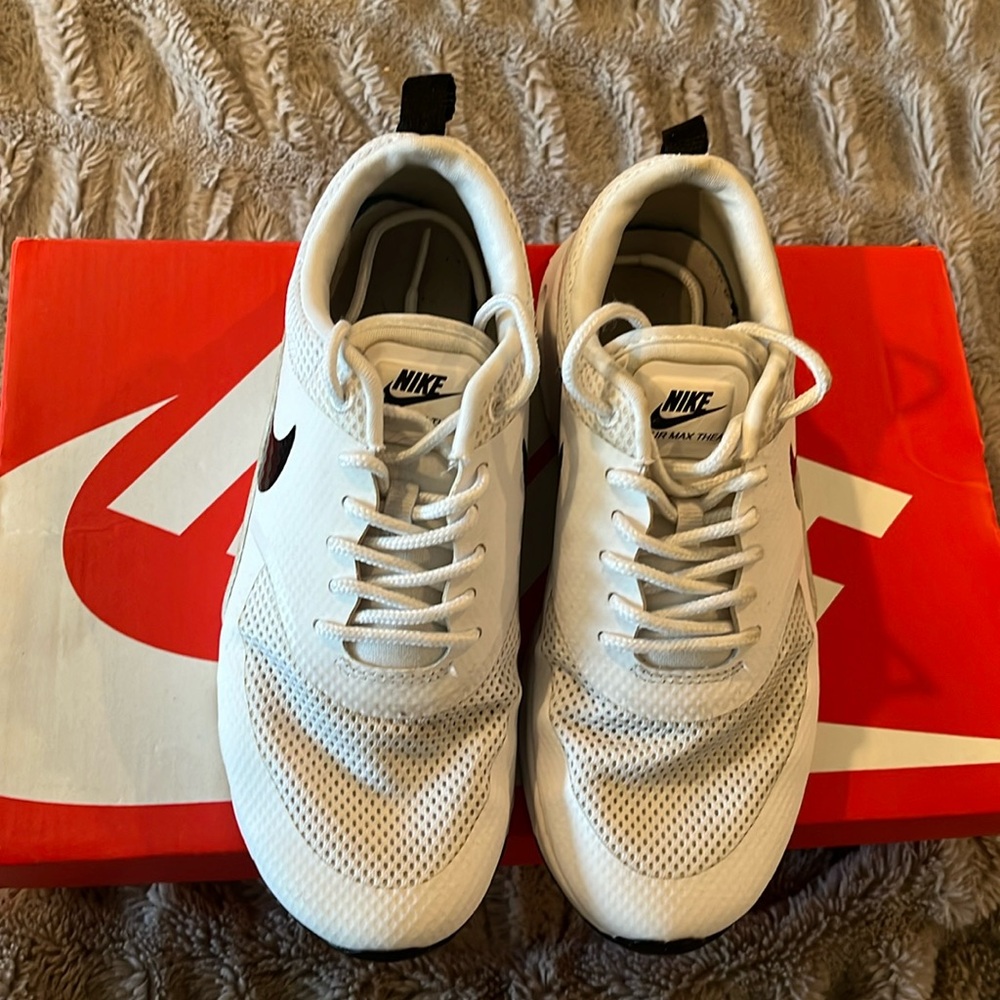 size 5.5 - Used - Nike Air Max Thea Women's Running Shoes